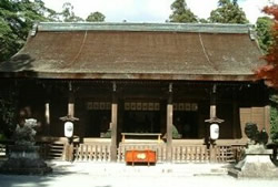 写真：多田神社拝殿
