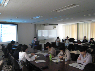 2008年度卒論・修論中間発表会の写真