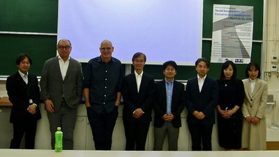 Prof.Uri Hasson and the speakers(2).jpg