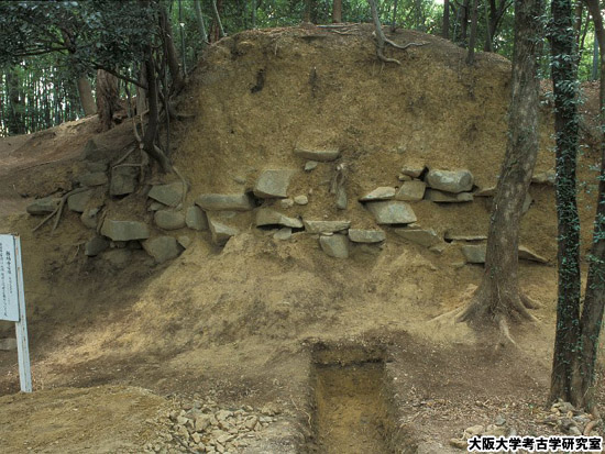 写真：石室石積みの露出